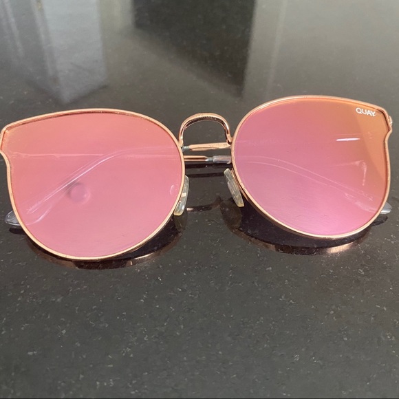 Quay Sunglasses - Picture 2 of 3